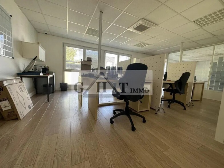 Industriel/Logistique dans Créteil à louer - Photo de l’immeuble – Image 2 sur 6