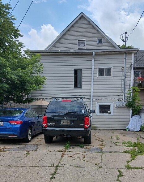 2036 W Lincoln Ave, Milwaukee, WI à vendre - Photo de l’immeuble – Image 2 sur 2