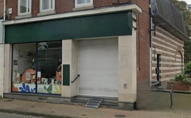 Plus de détails pour Local commercial à louer