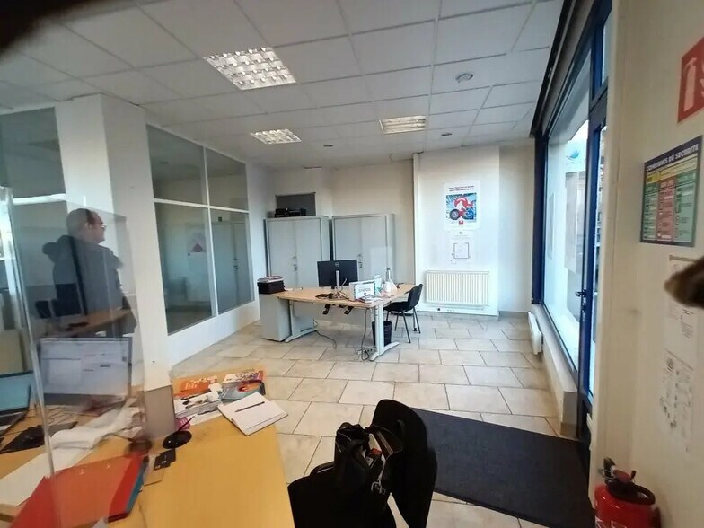 Local commercial dans Le Havre à louer - Photo de l’immeuble – Image 3 sur 7