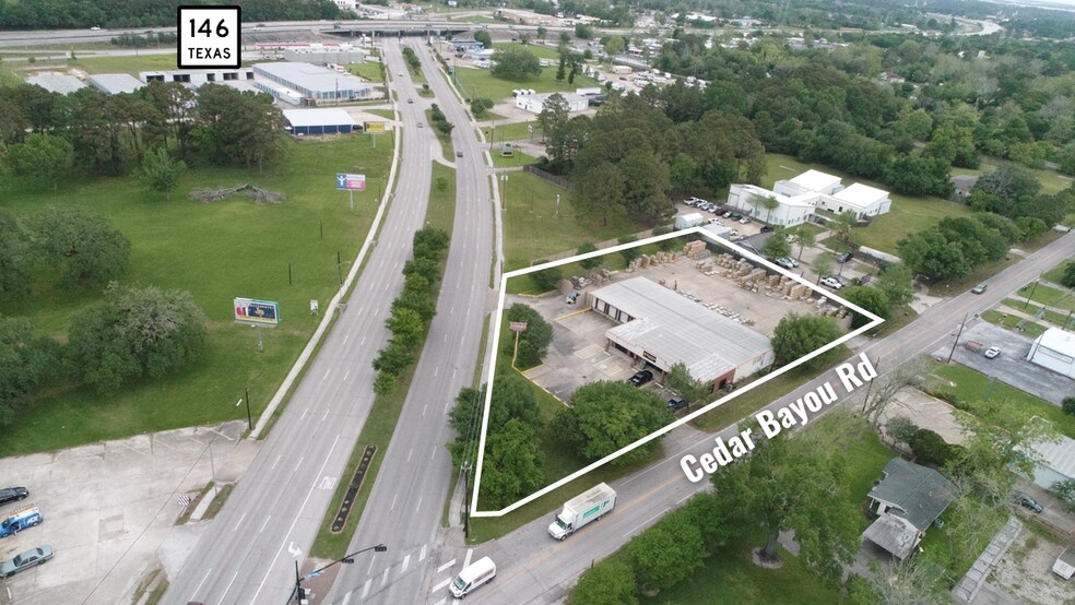 2800 N Alexander Dr, Baytown, TX à vendre - Photo de l’immeuble – Image 2 sur 5