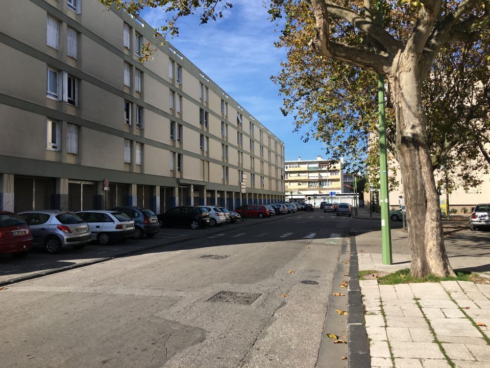 Local commercial dans Valence à vendre Photo de l’immeuble– Image 1 sur 6