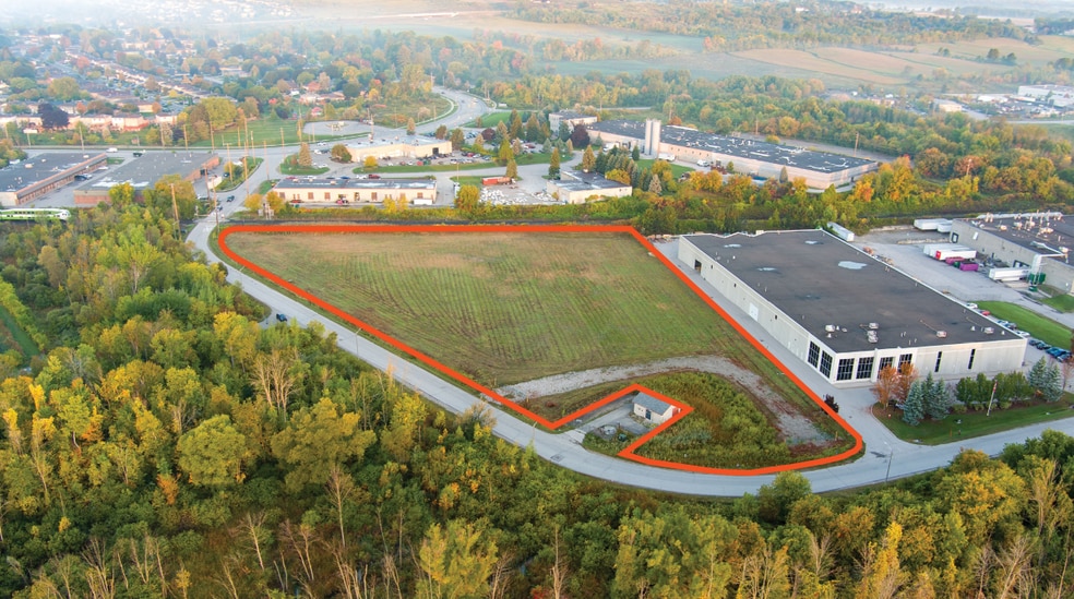 Industrial Rd, Bradford West Gwillimbury, ON à vendre - Aérien – Image 1 sur 1