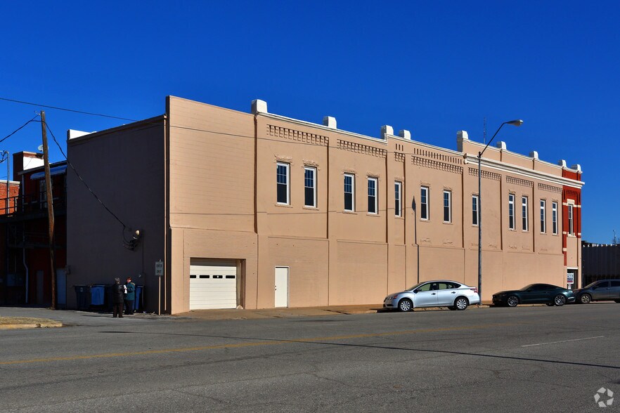 126 S Independence St, Enid, OK à louer - Photo de l’immeuble – Image 3 sur 4