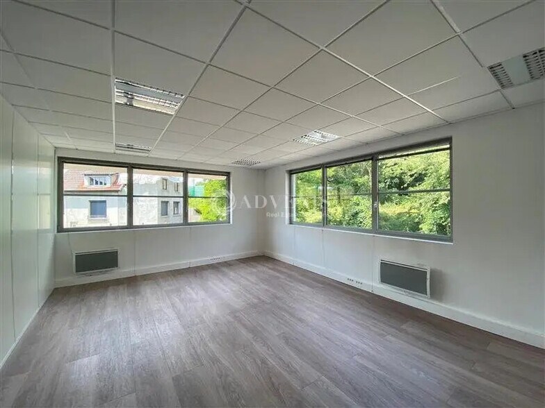 Bureau dans Arcueil à louer - Photo de l’immeuble – Image 3 sur 7