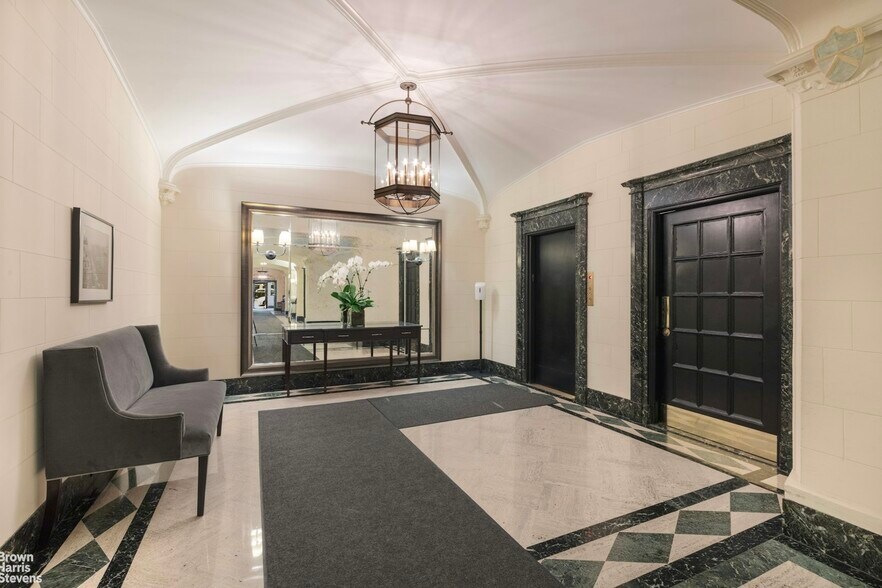 888 Park Ave, New York, NY à vendre - Photo de l’immeuble – Image 3 sur 6