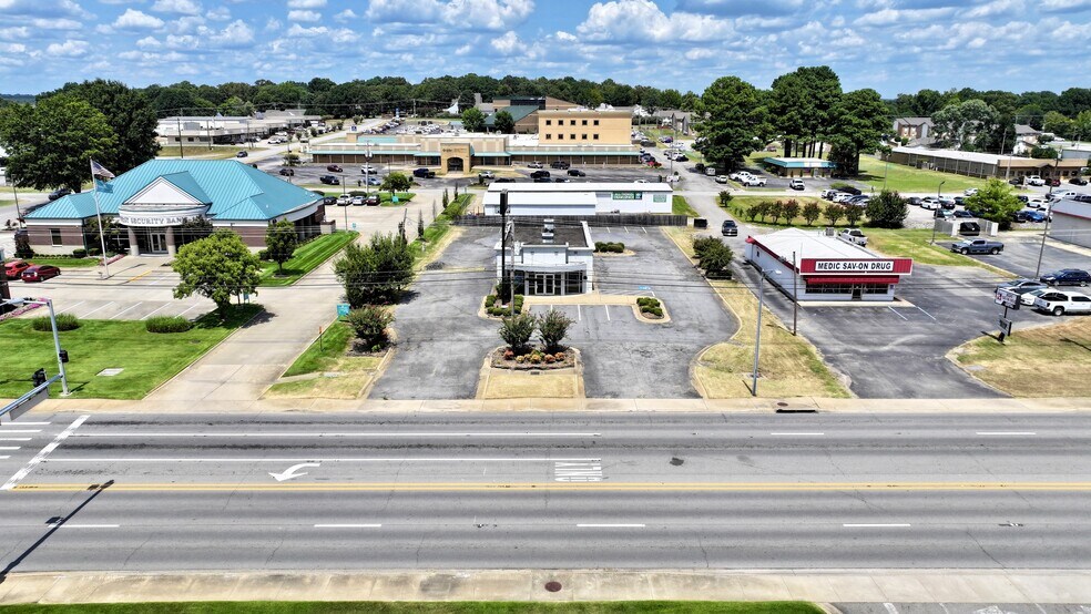 2804 E Race Ave, Searcy, AR à vendre - Photo de l’immeuble – Image 3 sur 17