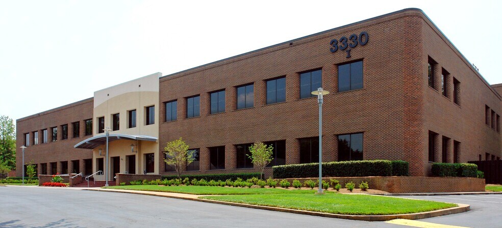 3330 Healy Dr, Winston-Salem, NC à louer - Photo de l’immeuble – Image 2 sur 7