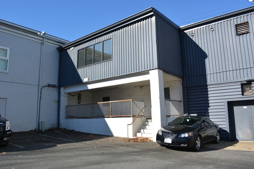3301 Rhode Island Ave, Mount Rainier, MD à louer - Photo de l’immeuble – Image 3 sur 4