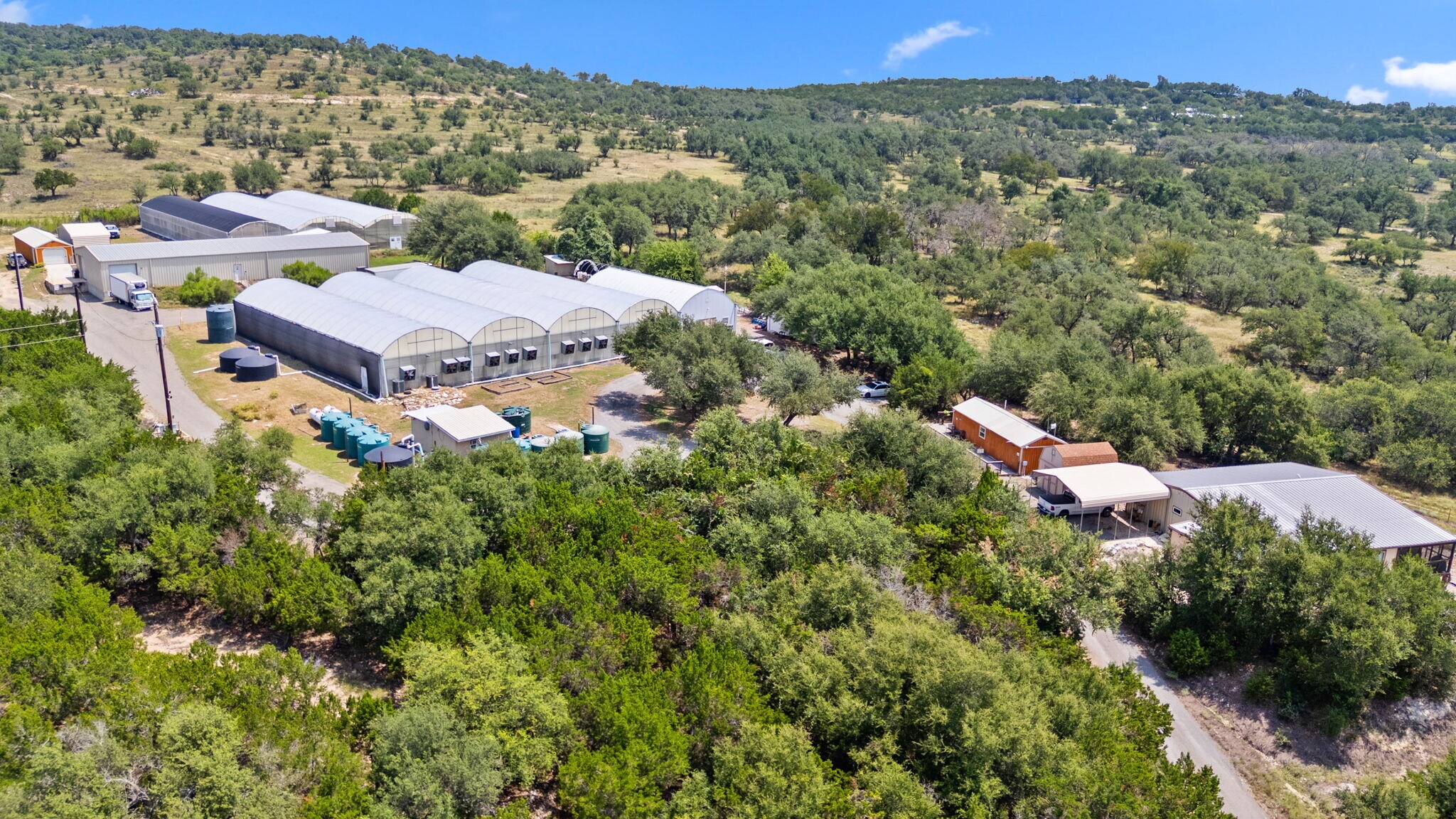 5820 US-290 portefeuille de 5 biens à vendre sur LoopNet.fr Photo principale– Image 1 sur 63