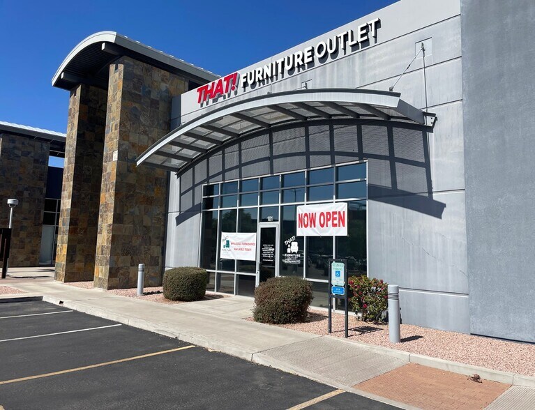 8425 S Emerald Dr, Tempe, AZ à vendre - Photo de l’immeuble – Image 2 sur 7