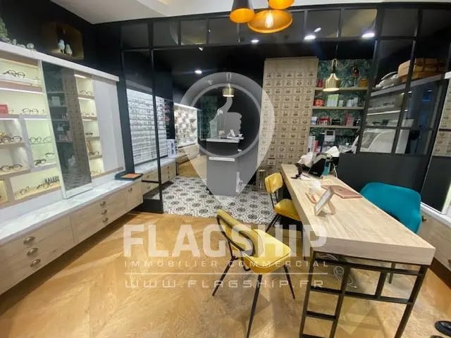 Local commercial dans Issy-les-Moulineaux à louer Photo intérieure– Image 1 sur 10