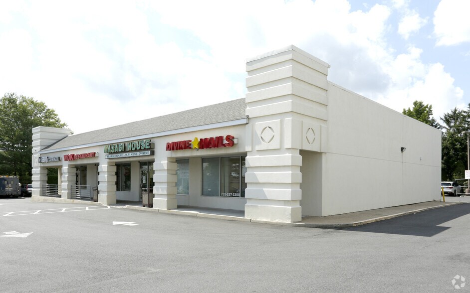 295 Route 18, East Brunswick, NJ à louer - Photo principale – Image 2 sur 2