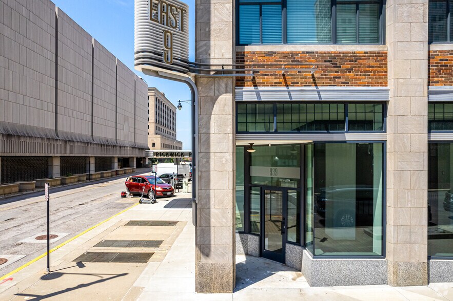 939 McGee St, Kansas City, MO à louer - Photo de l’immeuble – Image 2 sur 14