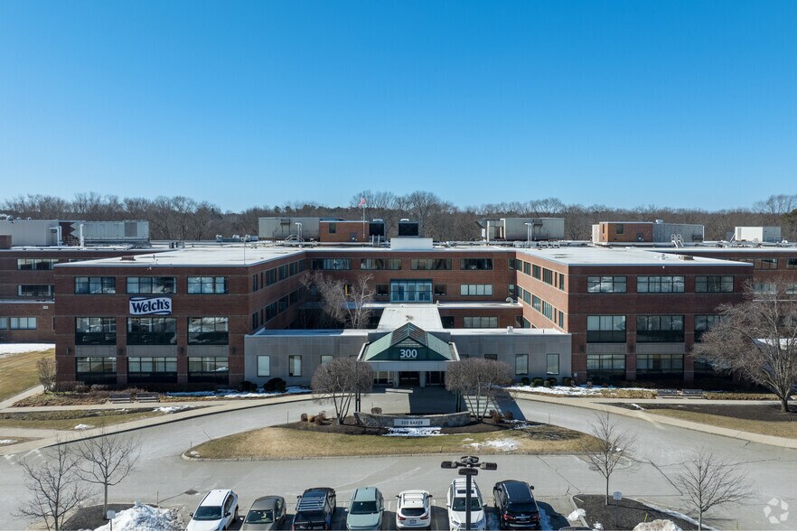 300 Baker Ave, Concord, MA à louer - Photo principale – Image 1 sur 15
