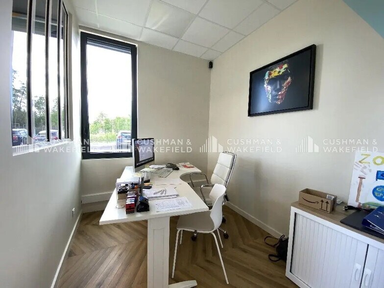 Bureau dans Ostwald à louer - Photo de l’immeuble – Image 2 sur 10