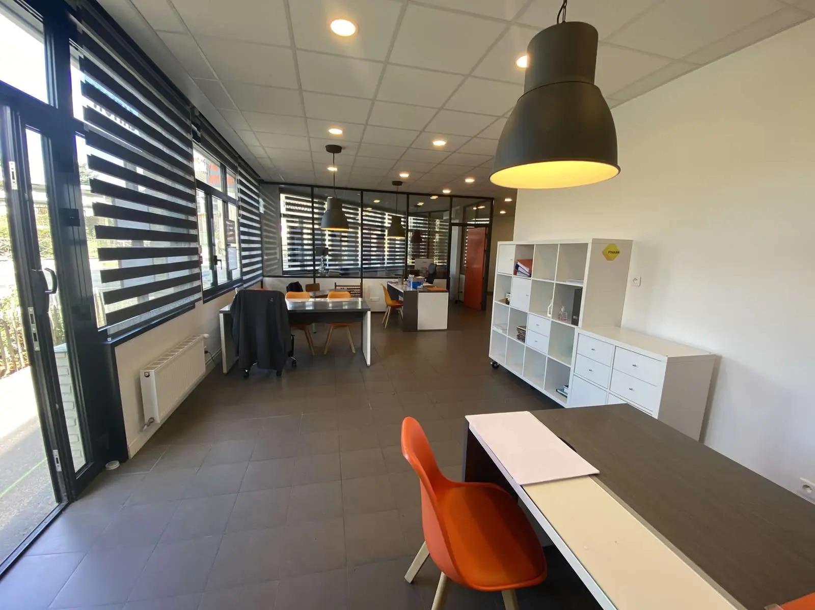 Local commercial dans Rosny-sous-Bois à louer Photo intérieure– Image 1 sur 9