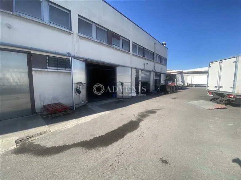 Local d’activités dans Chennevières-sur-Marne à louer - Photo de l’immeuble – Image 3 sur 11