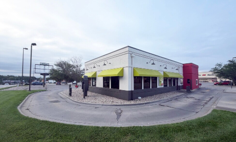 4603 Vine St, Lincoln, NE à louer - Photo de l’immeuble – Image 2 sur 11
