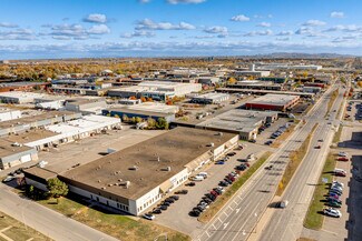Plus de détails pour 3401-3421 Boul Industriel, Laval, QC - Industriel/Logistique à louer