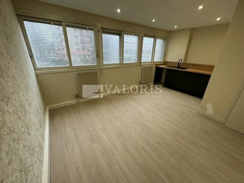 Bureau dans Lyon à louer - Photo de l’immeuble – Image 3 sur 10