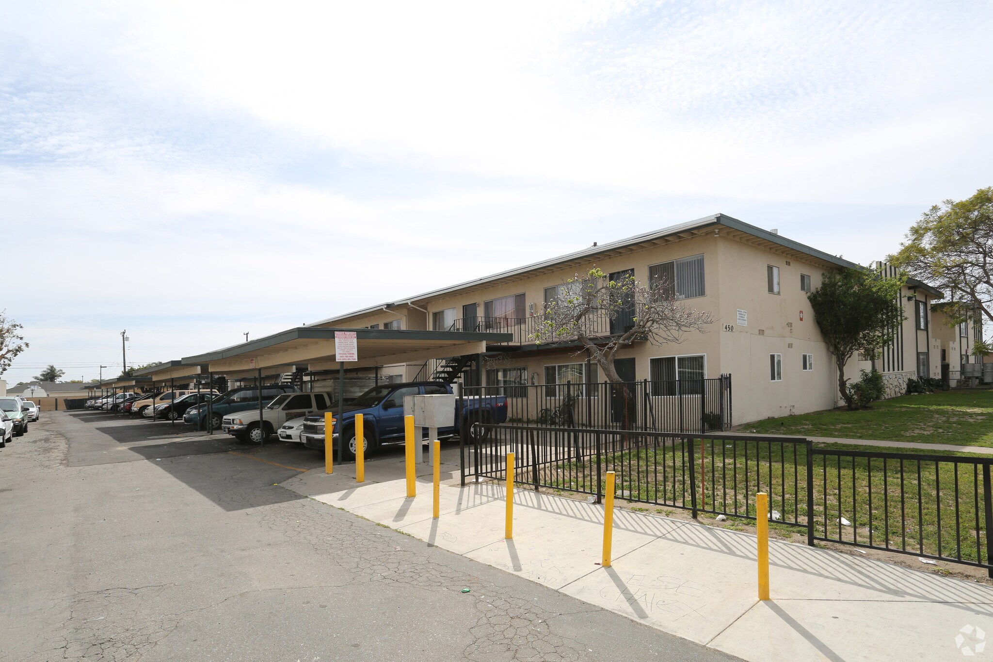 450 Hill St, Oxnard, CA à vendre Photo principale– Image 1 sur 7