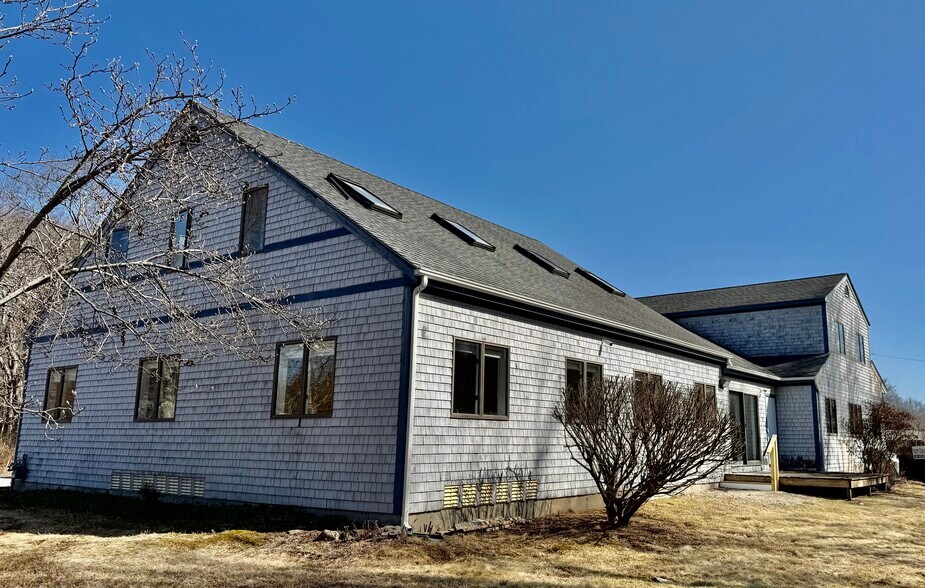 70 Dean Knauss Dr, Narragansett, RI à louer - Photo de l’immeuble – Image 2 sur 31
