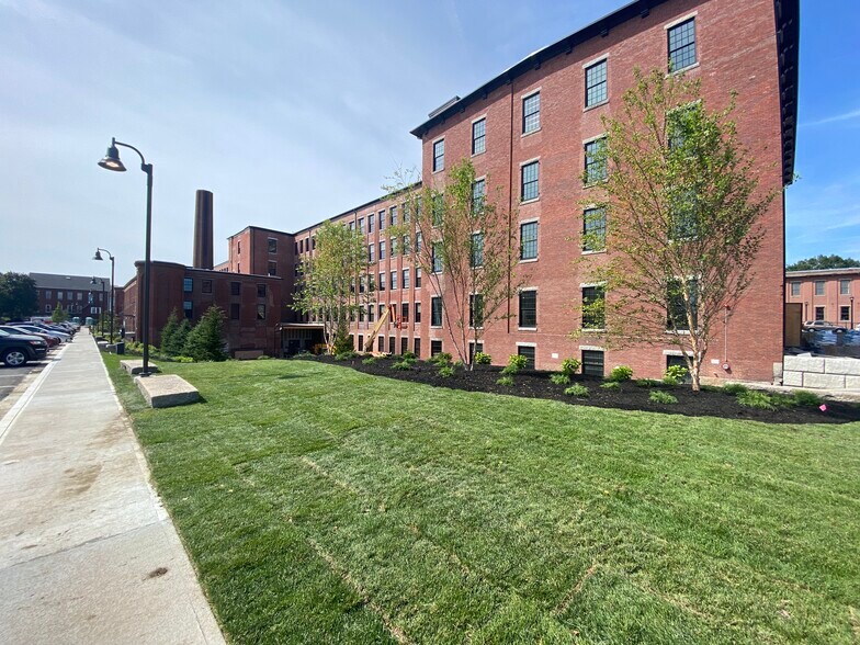 17 Lincoln St, Biddeford, ME à louer - Photo de l’immeuble – Image 3 sur 4