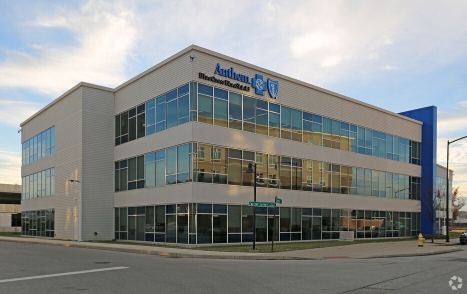 3075 Vandercar Way, Cincinnati, OH à louer - Photo de l’immeuble – Image 3 sur 4