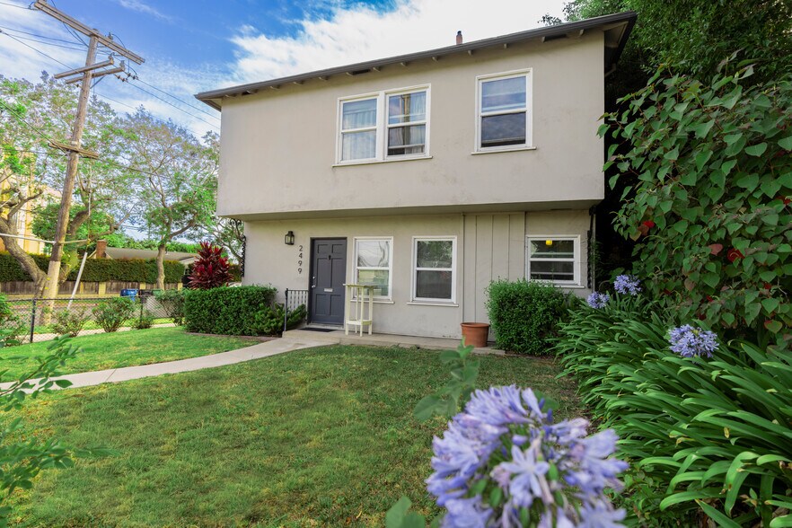 2499 S Barrington Ave, Los Angeles, CA à vendre - Photo de l’immeuble – Image 2 sur 5