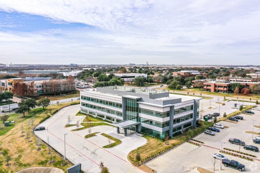 6121 N State Highway 161, Irving, TX à louer - Photo de l’immeuble – Image 2 sur 10