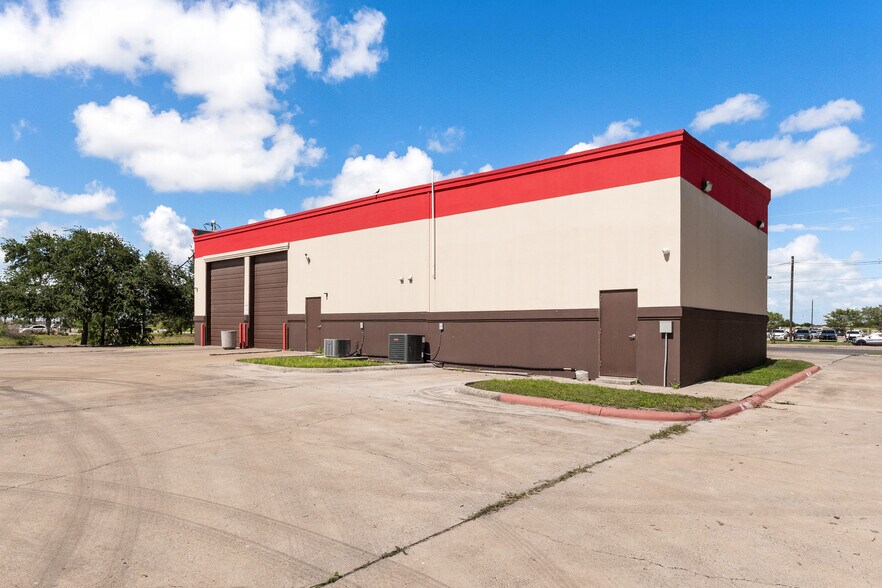 205 N Loop 499, Harlingen, TX à vendre - Photo de l’immeuble – Image 2 sur 23