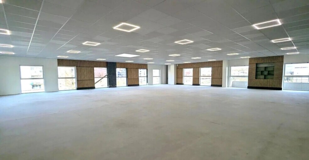 Local commercial dans Colomiers à louer - Photo de l’immeuble – Image 1 sur 7