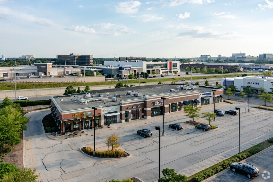 2830 S Highland Ave, Lombard, IL à louer - Photo de l’immeuble – Image 1 sur 11