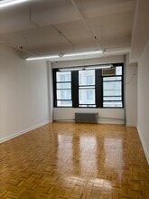 325 W 38th St, New York, NY à louer Photo intérieure– Image 2 sur 5