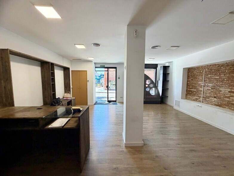 Immeuble residentiel dans Granollers, Barcelona à vendre - Photo intérieure – Image 2 sur 4