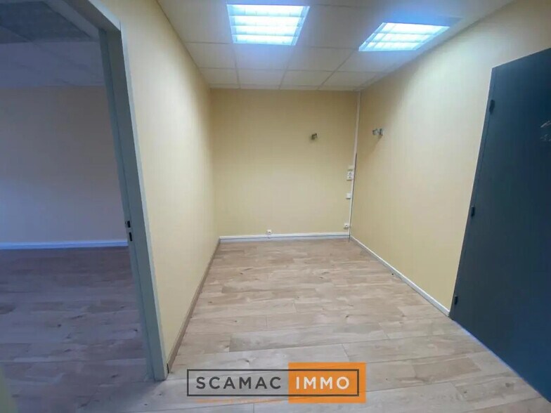 Bureau dans Éguilles à louer - Photo de l’immeuble – Image 2 sur 4