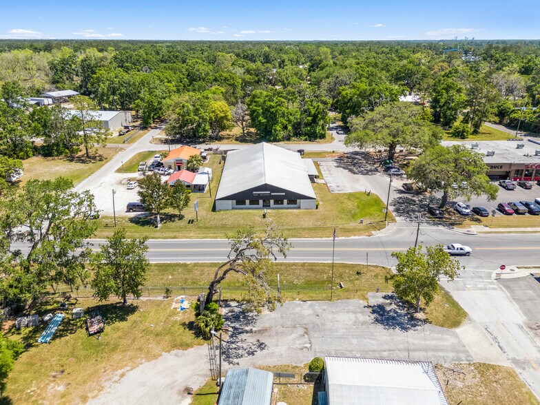 903 Suwannee Ave NW, Branford, FL à louer - Photo de l’immeuble – Image 3 sur 9