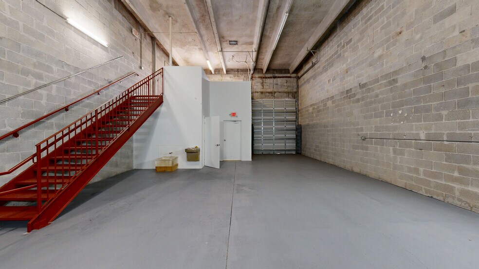 13420-13432 NW 38th Ct, Opa Locka, FL à louer - Numérisation 3D Matterport – Image 2 sur 22