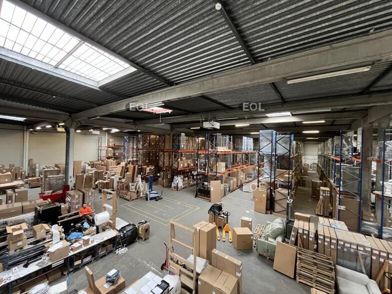 Industriel/Logistique dans Épône à louer - Photo intérieure – Image 2 sur 9