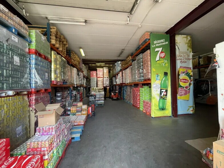 Local d’activités dans Le Blanc-Mesnil à louer - Photo de l’immeuble – Image 3 sur 7