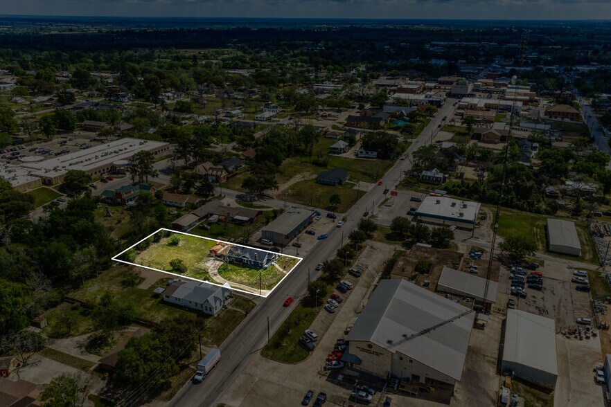 404 W Main St, Bellville, TX à vendre - Photo de l’immeuble – Image 2 sur 32