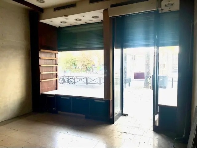 Local commercial dans Paris à vendre - Photo de l’immeuble – Image 3 sur 4