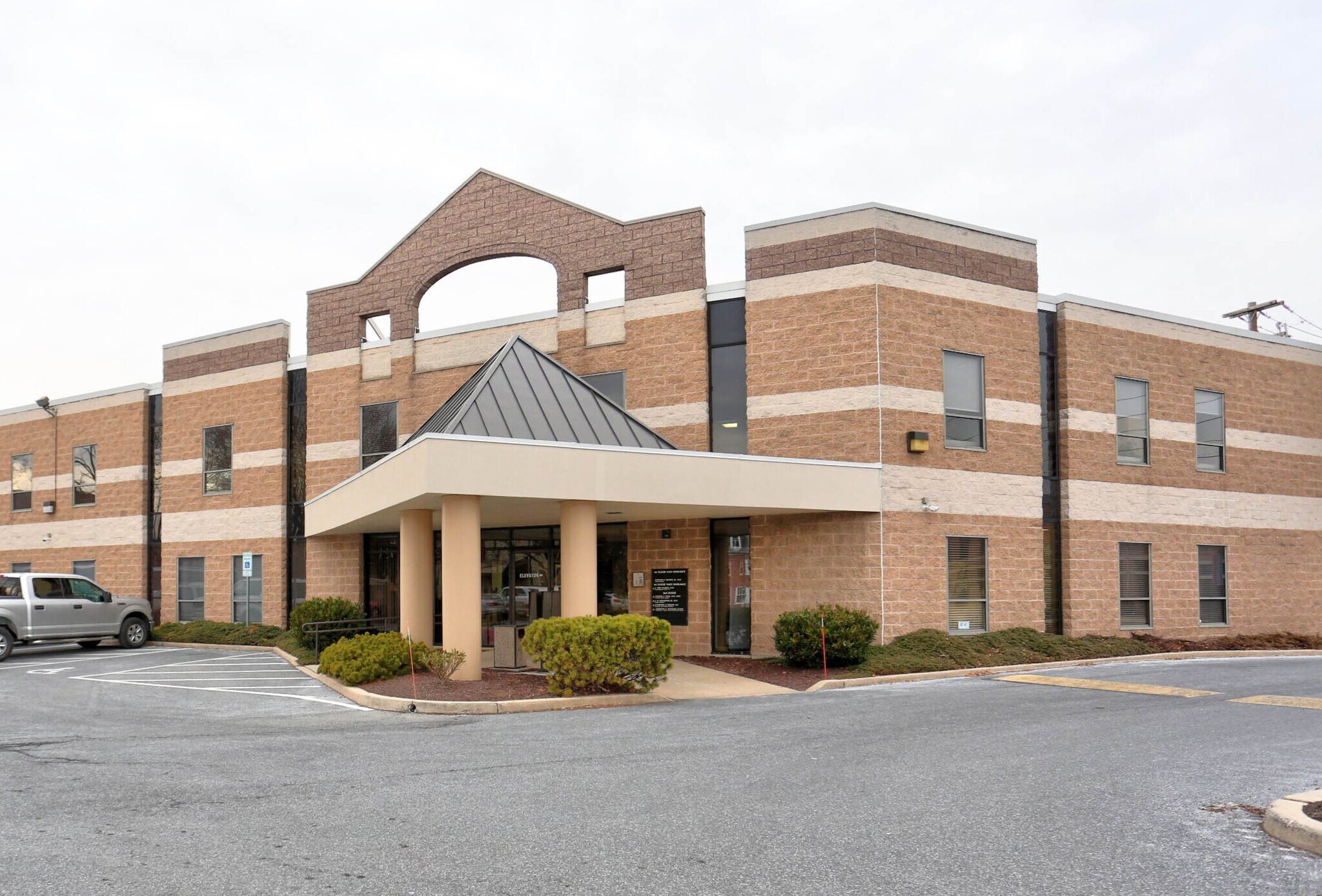 4 Property Medical Office Portfolio portefeuille de 4 biens à vendre sur LoopNet.fr Photo principale– Image 1 sur 6