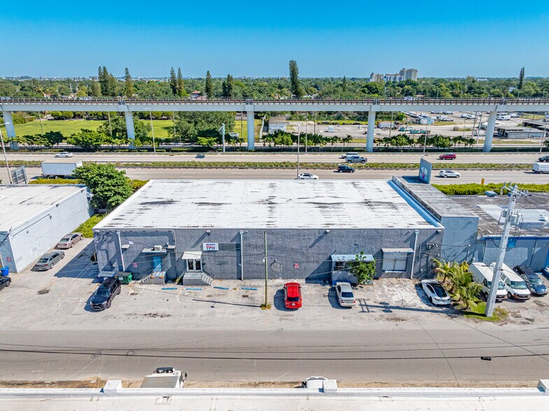 3035 NW 40th St, Miami, FL à vendre - Photo principale – Image 1 sur 5