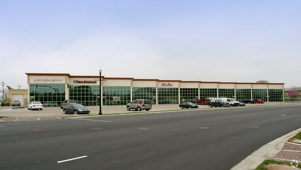 200-298 W Carmel Dr, Carmel, IN à louer - Photo de l’immeuble – Image 3 sur 9