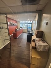 7100-7120 SW 47th St, Miami, FL à louer Photo intérieure– Image 2 sur 3