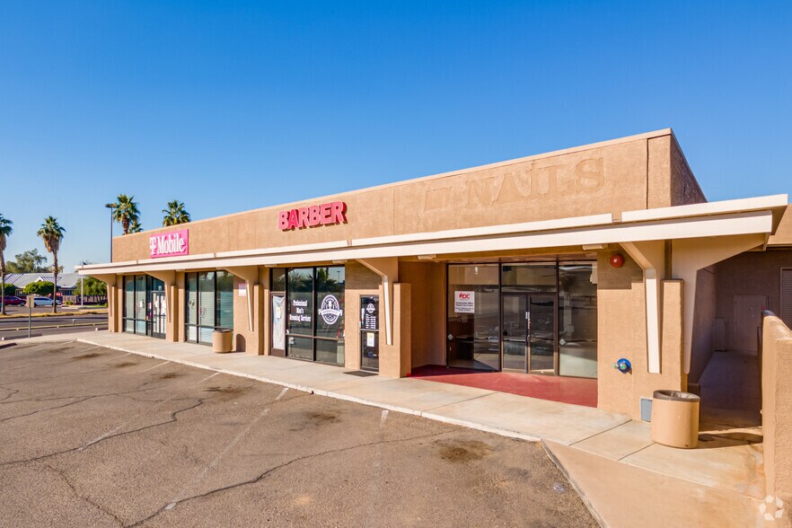 10215 N 28th Dr, Phoenix, AZ à louer - Photo de l’immeuble – Image 3 sur 16