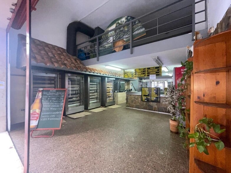 Immeuble residentiel dans Santa Coloma de Gramenet, Barcelona à vendre - Photo intérieure – Image 1 sur 2