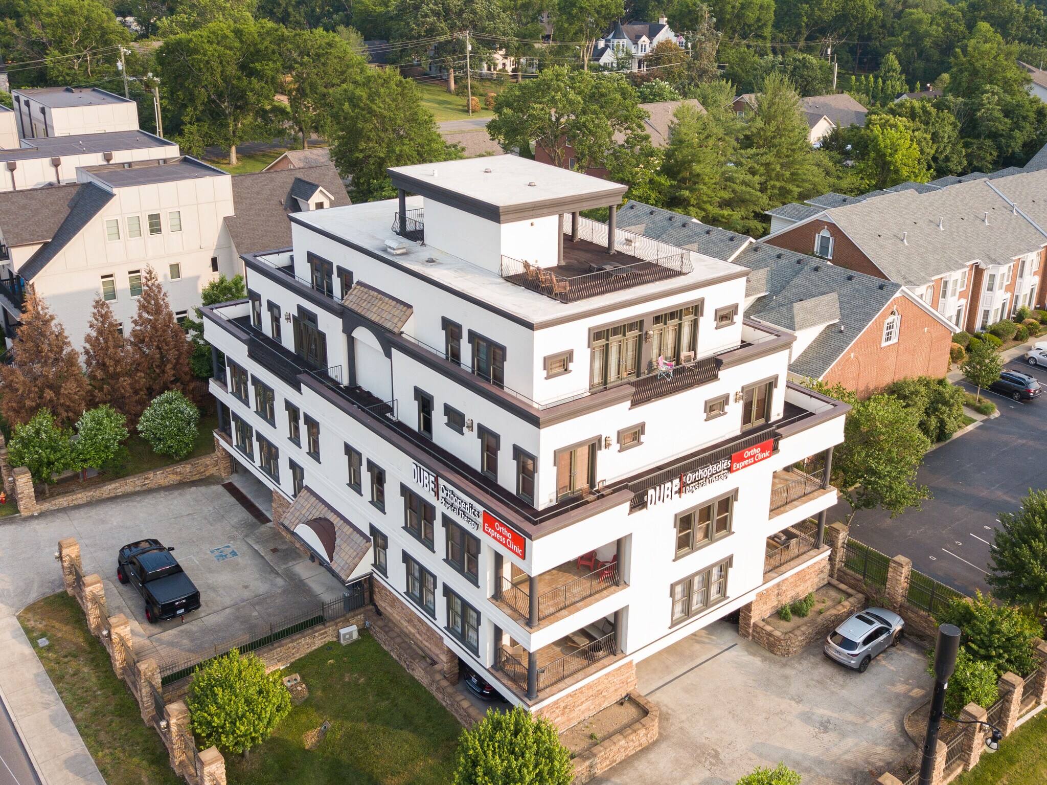 2041 Overhill Dr, Nashville, TN à louer Photo de l’immeuble– Image 1 sur 8